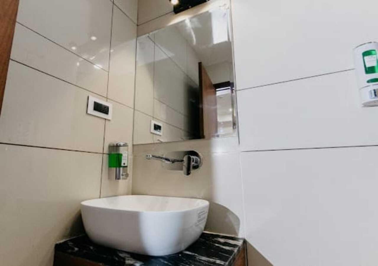 Hotel Emerald Inn 博帕尔 外观 照片